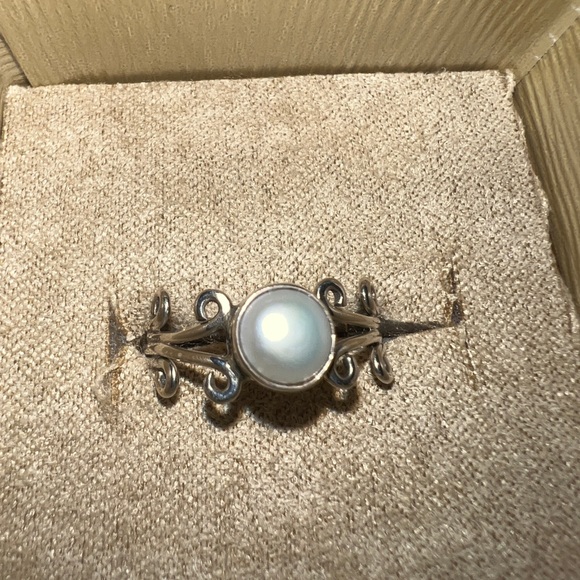 Natural Pearl Ring - Picture 2 of 8